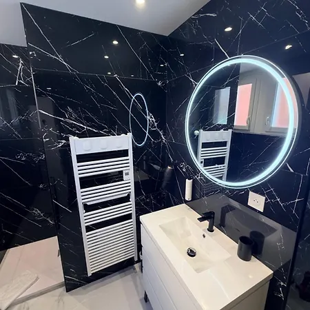 Les Clefs De - L'egalite Apartment *