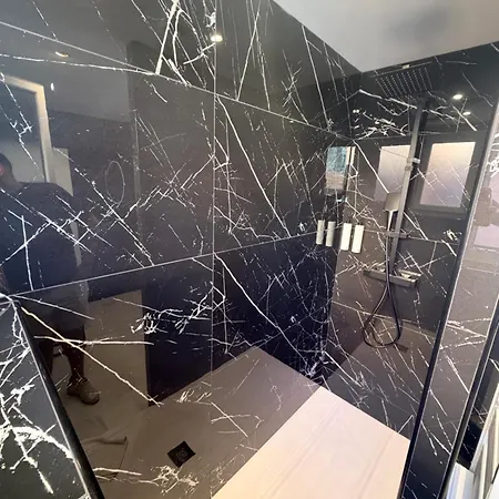 Les Clefs De - L'egalite Apartment *